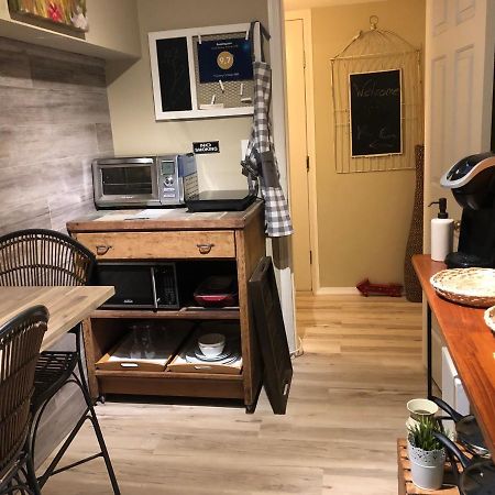 Country Cottage B&B Вернон Екстер'єр фото