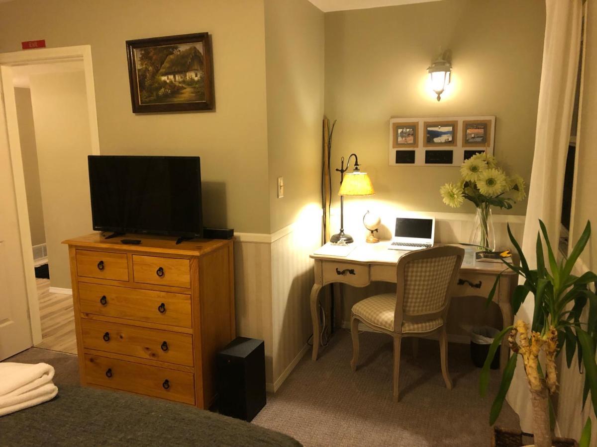 Country Cottage B&B Вернон Екстер'єр фото